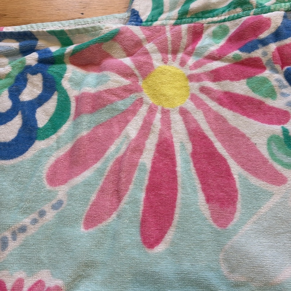 Pottery Barn Kids x Lilly Pulitzer Baby Hooded Towel - Picture 3 of 7